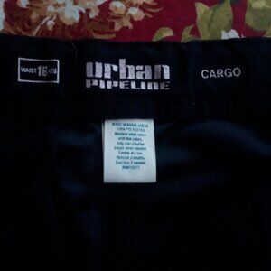 Urban Pipeline size 16 Reg. black shorts Like New